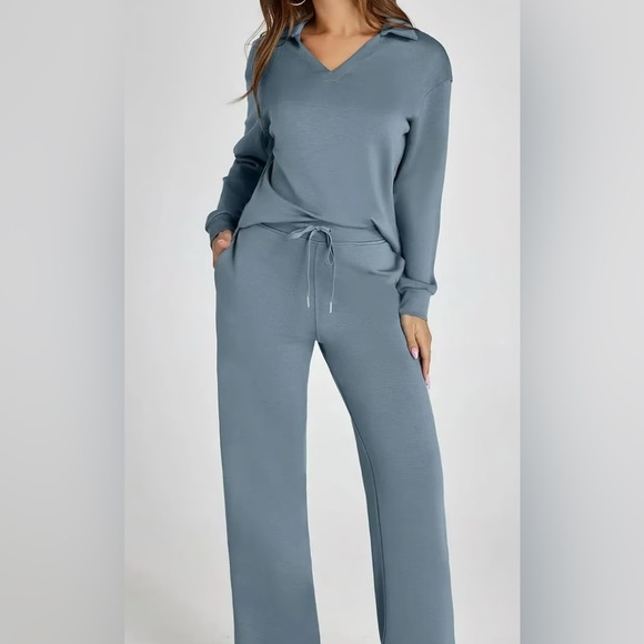 Easy Wear Set: V-Neck Collared Blouse/Pant Set in Navy NWOT - Picture 2 of 11